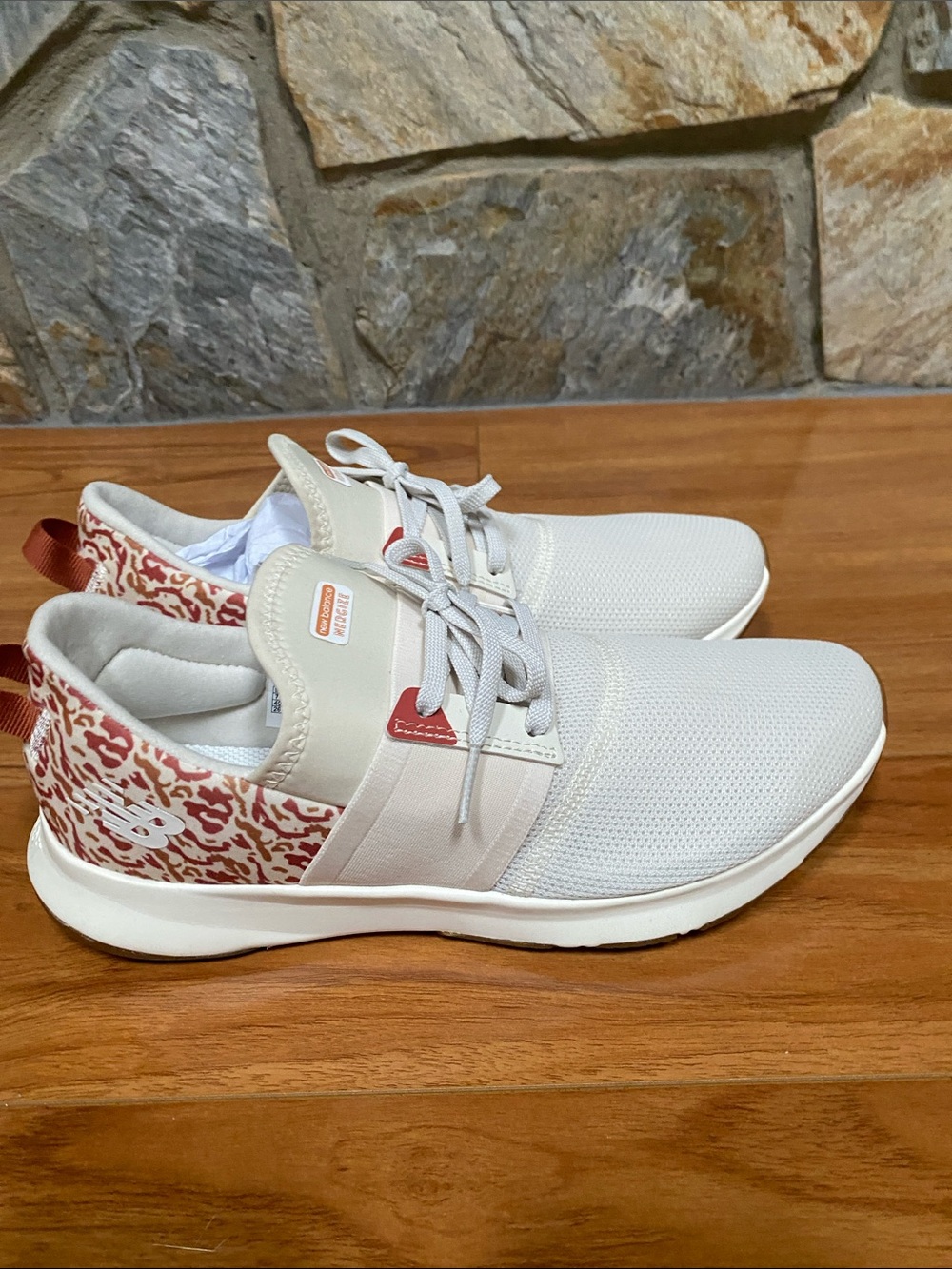 NWOT New Balance White and Tan/Nude Nergize Casual Sneakers Size 9
